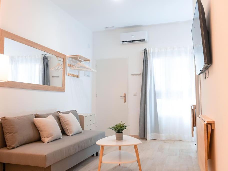 Acogedor Estudio En Triana Con Jacuzzi Y Wifi Sevilha Exterior foto