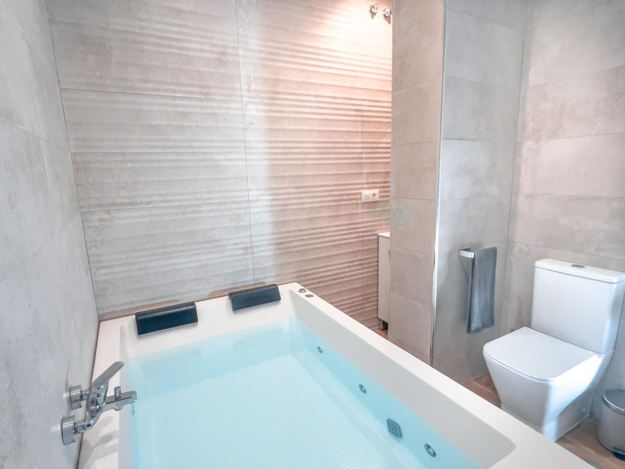 Acogedor Estudio En Triana Con Jacuzzi Y Wifi Sevilha Exterior foto